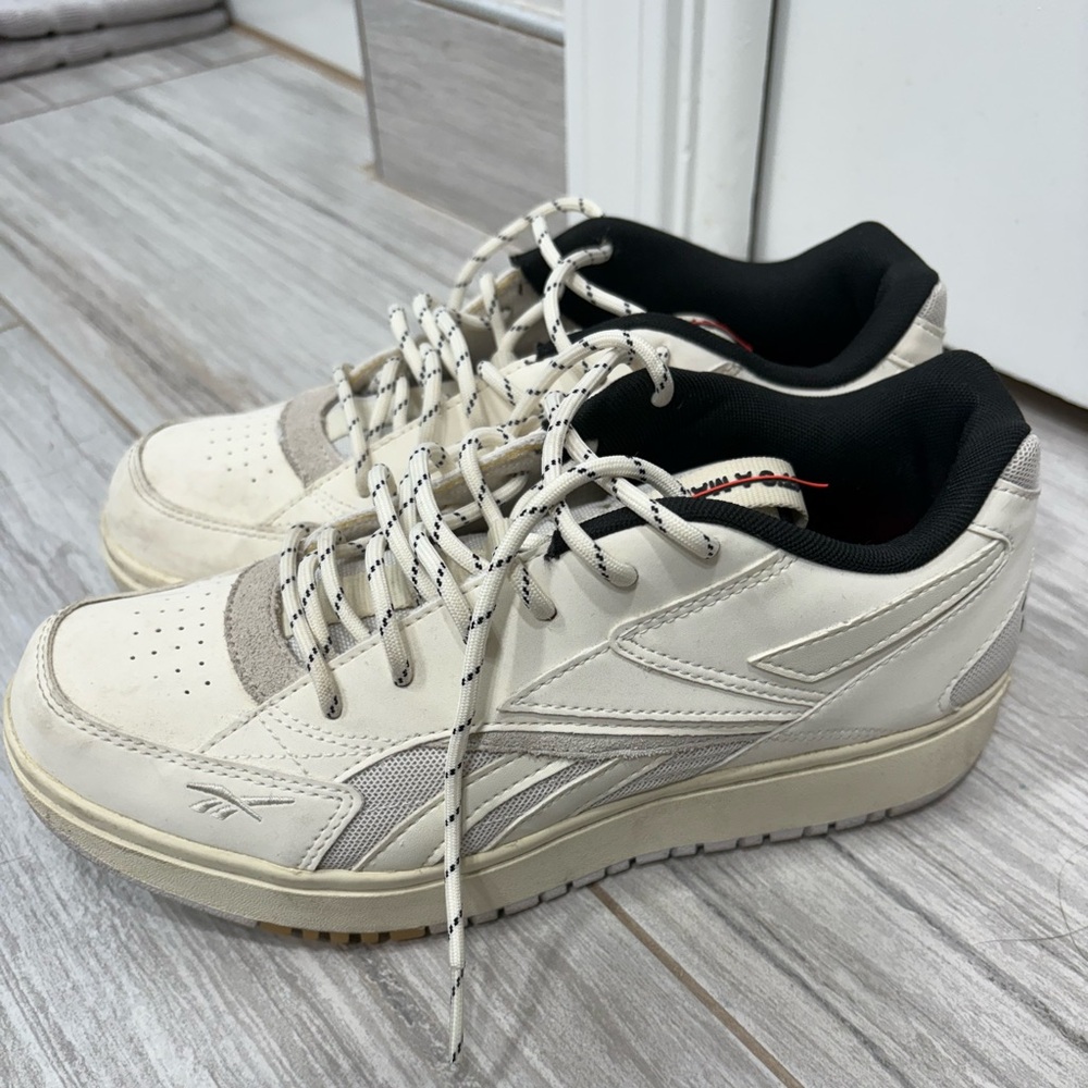 Reebok Cream Sneakers